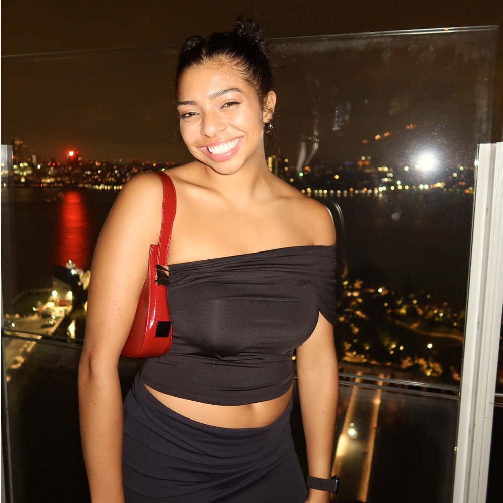 Meet your Posher, Sierra